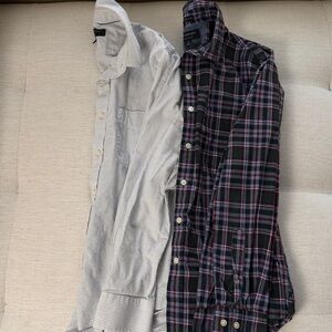 Pair of Banana Republic Men's Button Down Shirts